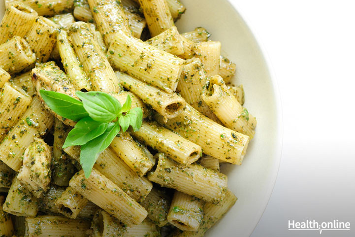 Basil Pesto Chicken Pasta with Sundried Tomatoes and Broccoli