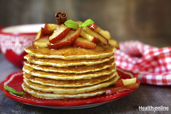 Paleo Apple-Cinnamon Pancakes