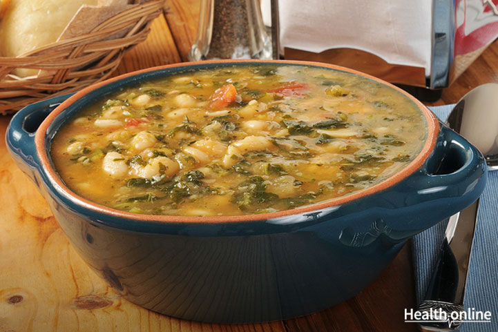 White bean and kale soup