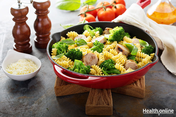 Whole Grain Pasta with Broccoli and Chicken Sausage