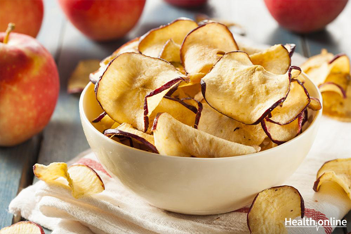 Spiced apple crisps