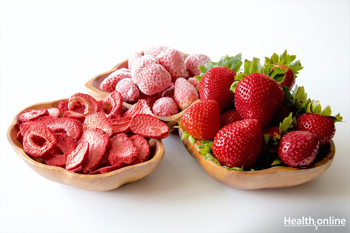 Strawberry and lemon juice mask