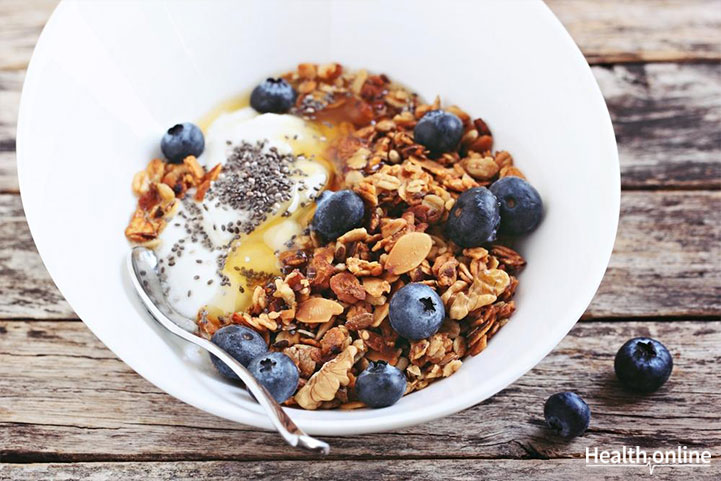 Oatmeal with Blueberries, Sunflower, and Agave