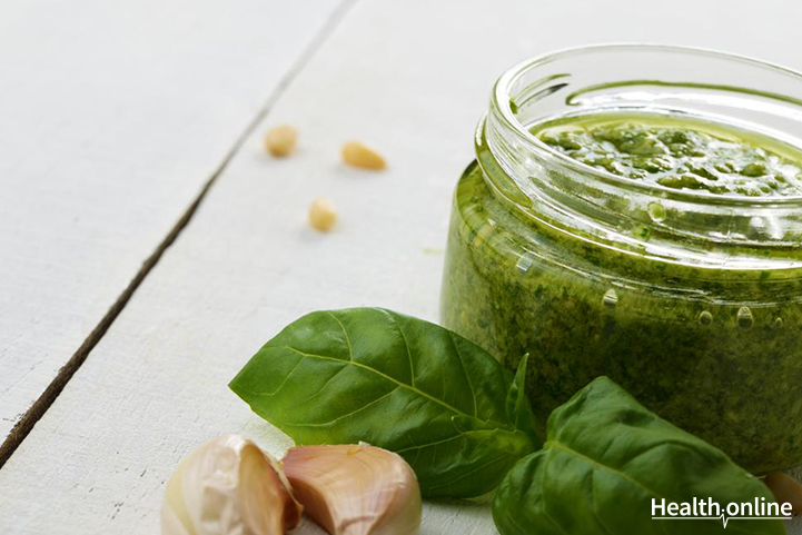 Basil pesto with Spirulina