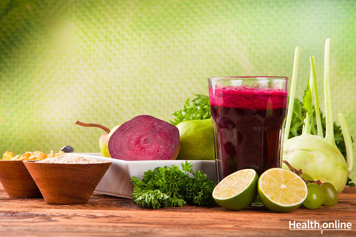 Radish and red cabbage juice