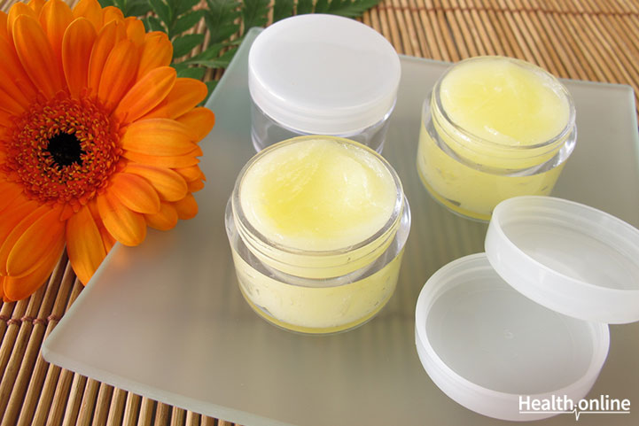 DIY-lip-balm