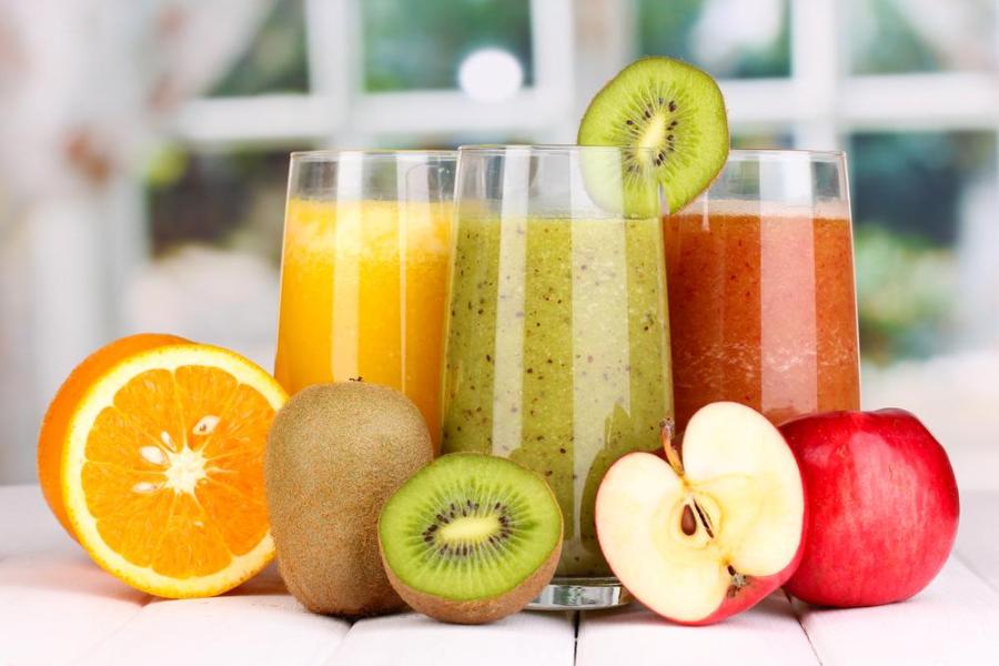 Juicing vs. Blending: Everything You Need to Know