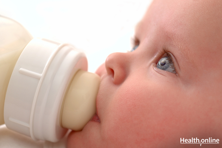 Combining Breastfeeding with Formula Feeding: What You Need to Know