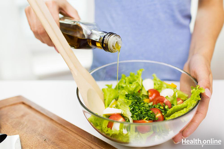 The Pitfalls of Bottled Salad Dressings