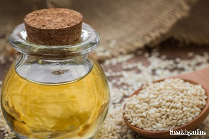 10 Benefits of Sesame Oil for Your Skin and Hair